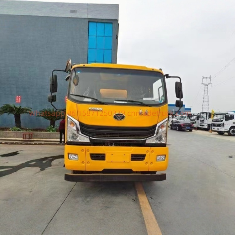 Sinotruk Homan 12,500-liter side-mounted cleaning and sewage suction truck, Weichai 190 horsepower, 3900 mm wheelbase