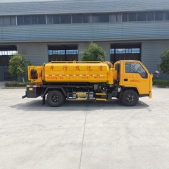 江铃清洗吸污卡车江铃五十铃115马力发动机轴距3306毫米