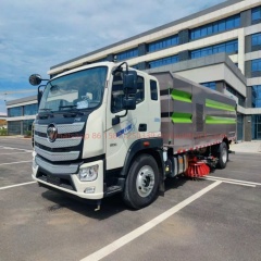 福田欧曼洗扫卡车玉柴200马力发动机轴距5150毫米