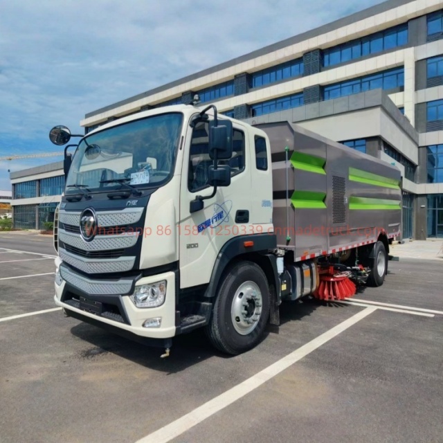 福田欧曼洗扫卡车玉柴200马力发动机轴距5150毫米