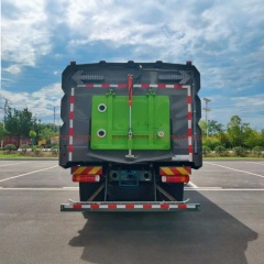 福田欧曼洗扫卡车玉柴200马力发动机轴距5150毫米