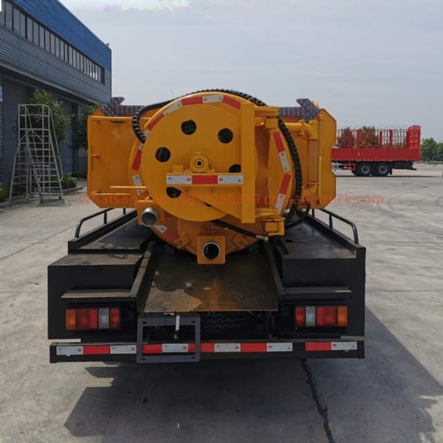 江铃清洗吸污卡车江铃五十铃115马力发动机轴距3306毫米