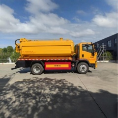 重汽豪沃潍柴220马力清洗吸污卡车4000mm轴距