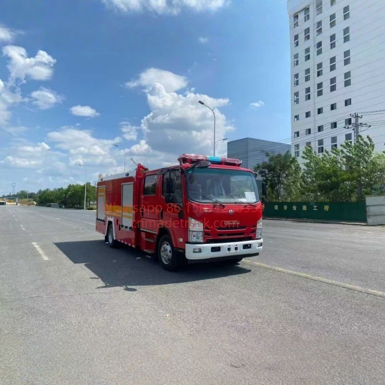 Isuzu water tank fire truck 3815 wheelbase Tank volume2000-3500 liters