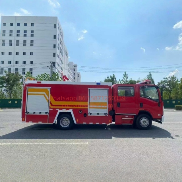 Isuzu water tank fire truck 3815 wheelbase Tank volume2000-3500 liters