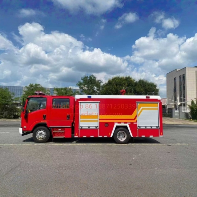 Isuzu water tank fire truck 3815 wheelbase Tank volume2000-3500 liters