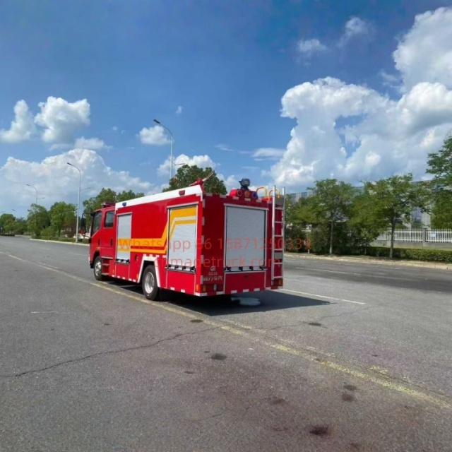 Isuzu water tank fire truck 3815 wheelbase Tank volume2000-3500 liters