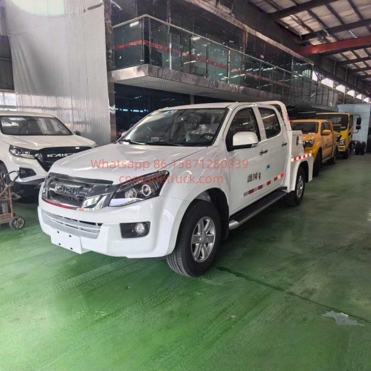 Isuzu pickup truck wrecker Road rescue vehicle Tow truck Accident tow truck Road wrecker