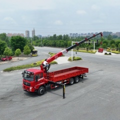 DFL Changxing rear eight-wheel truck with Changxing crane, wheelbase of 5900 millimeters