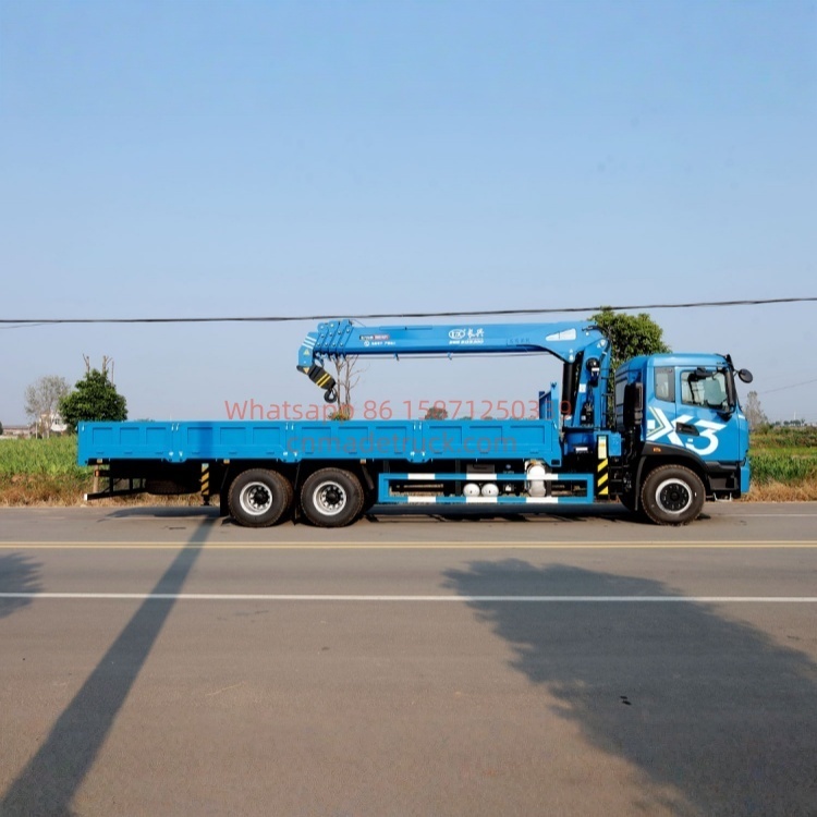 DFL Changxing X3 rear eight-wheel truck with Changxing crane, wheelbase of 5900 millimeters