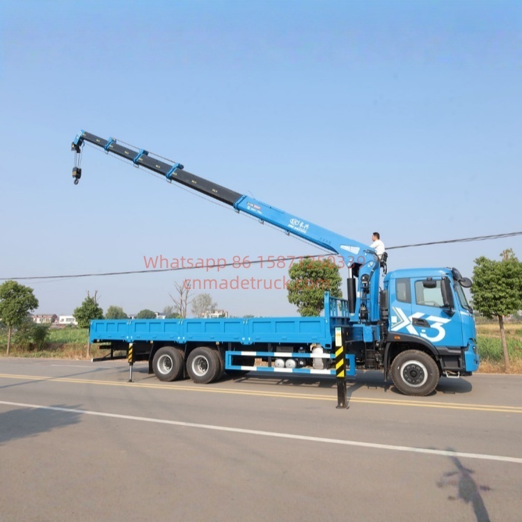 DFL Changxing X3 rear eight-wheel truck with Changxing crane, wheelbase of 5900 millimeters