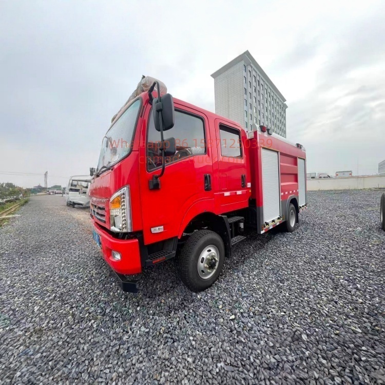 Sinotruk 4-cubic-meter  water tank fire truck 3800 wheelbase