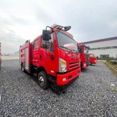 重汽4方水罐消防卡车