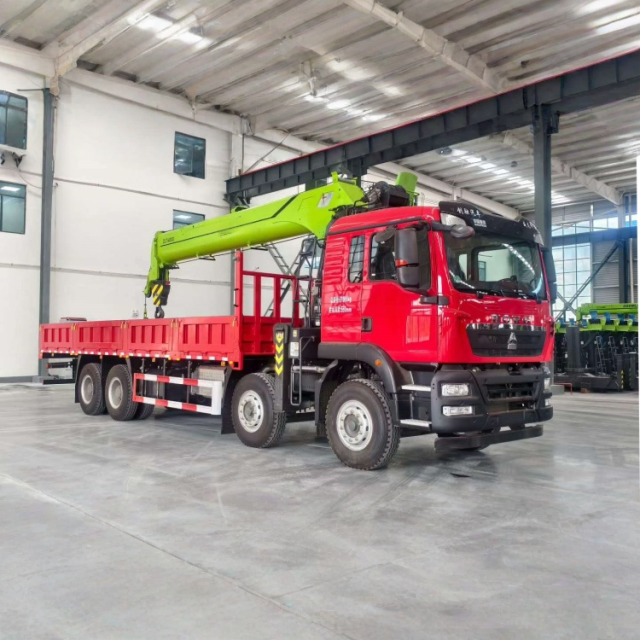 Zoomlion 14-ton 5-section boom Sinotruk Howo 8x4 truck-mounted crane truck