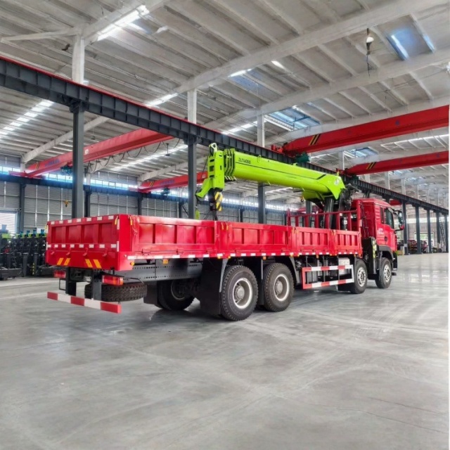 Zoomlion 14-ton 5-section boom Sinotruk Howo 8x4 truck-mounted crane truck