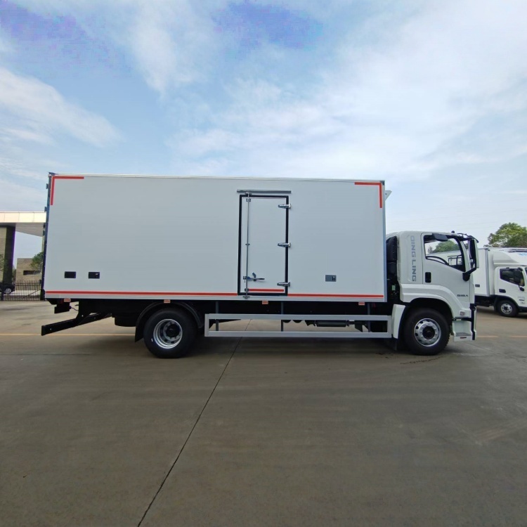 Isuzu Giant Coffee Refrigerated Cold Chain Logistics Transport Truck, Frozen Van Truck, Mobile Large Refrigerator