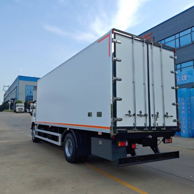 Isuzu Giant Coffee Refrigerated Cold Chain Logistics Transport Truck, Frozen Van Truck, Mobile Large Refrigerator
