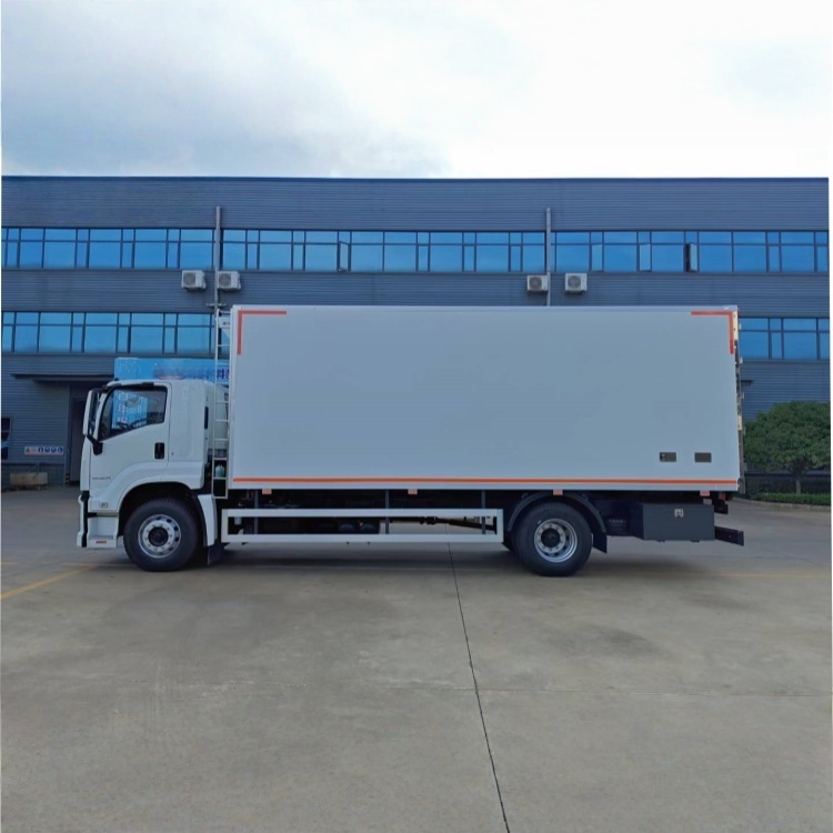 Isuzu Giant Coffee Refrigerated Cold Chain Logistics Transport Truck, Frozen Van Truck, Mobile Large Refrigerator
