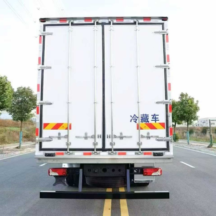 Foton Auman 9.6m Refrigerated Cold Chain Truck Mobile Refrigerated Truck Ice cream transport vehicle