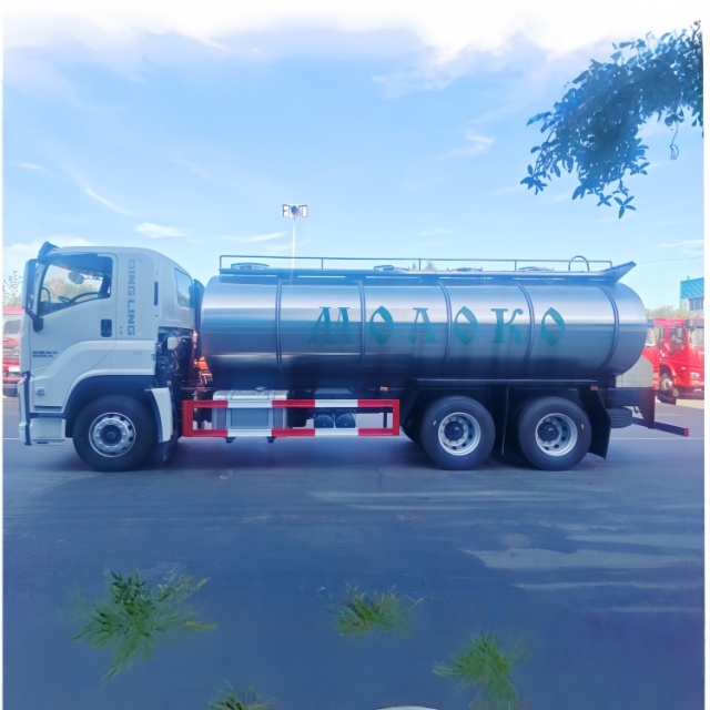Isuzu liquid milk transport truck