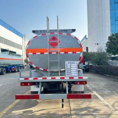 Dongfeng Tianjin 15-cubic-meter oil tank truck Diesel transport truck
