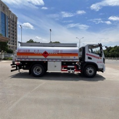 Dongfeng 10.2 cubic meter refueling tank truck