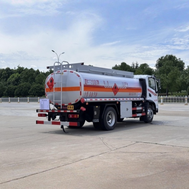 Dongfeng 10.2 cubic meter refueling tank truck
