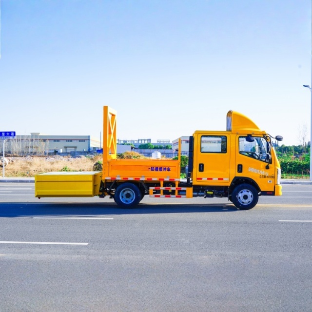 Foton Linghang M5 Double Cab Blue Plate Crash Buffer Truck 3360mm wheelbase