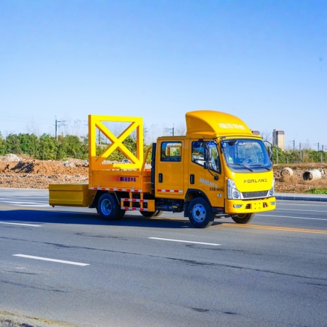 Foton Linghang M5 Double Cab Blue Plate Crash Buffer Truck 3360mm wheelbase