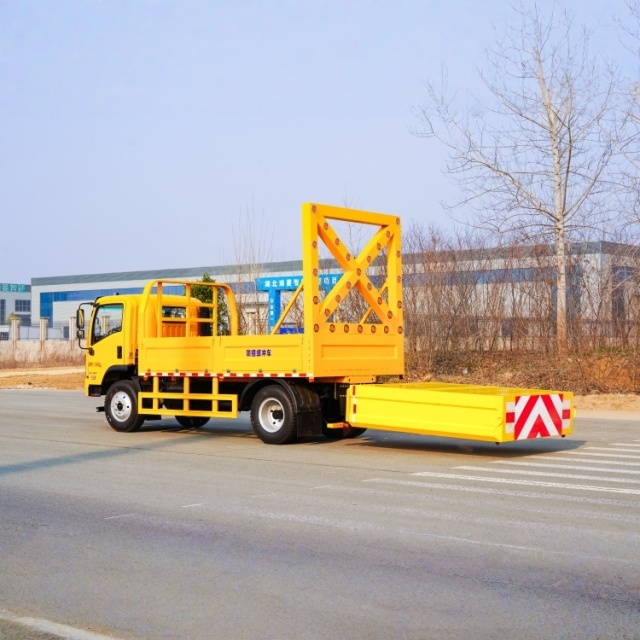 Dongfeng Commercial Anti-Collision Buffer Truck 3800mm wheelbase