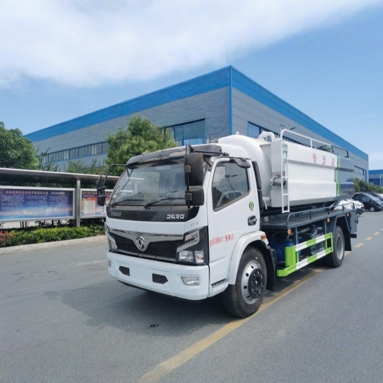 DFL Furika suction truck powered by Yuchai 135 horsepower engine with a displacement of 2970L