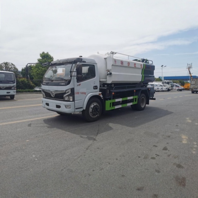 东风福瑞卡吸污卡车玉柴135马力2970升排量