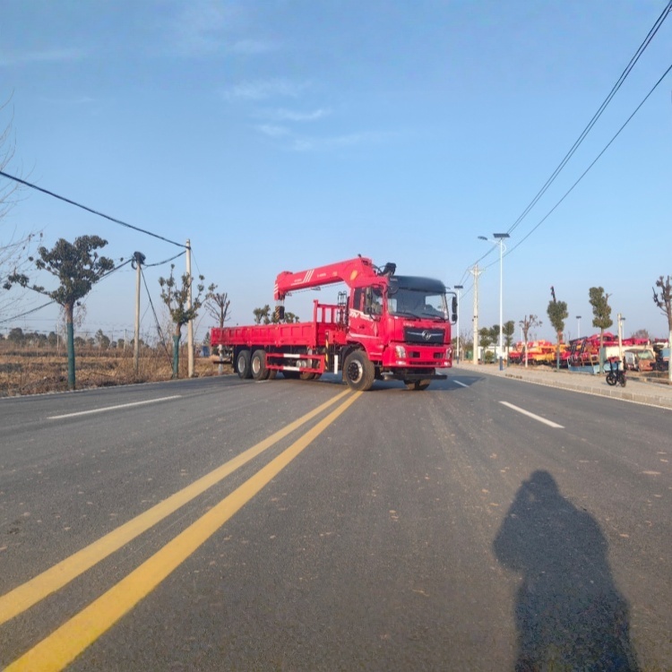 DFL Changxing DV3 rear eight-wheel truck-mounted crane truck with a wheelbase of 5900 millimeters