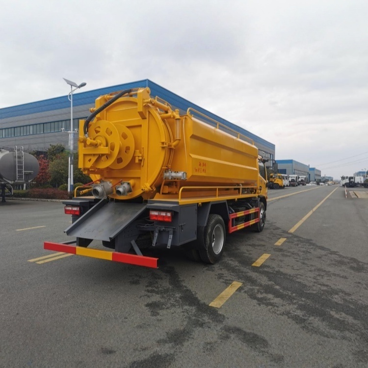 DFL Duolika sewage suction truck, Yuchai 165 horsepower, 3800mm wheelbase