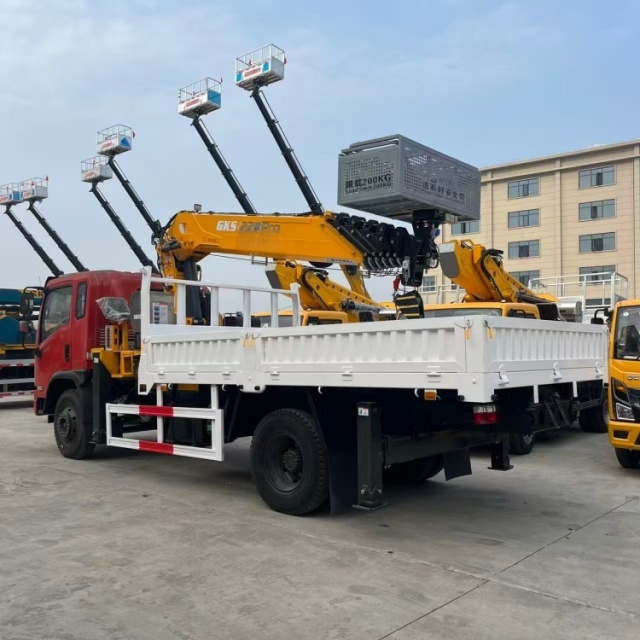 DFL 3-in-1 Multi-functional Aerial Work Vehicle (Integrated Vehicle with Truck-mounted Crane, Lifting and Cargo Functions)