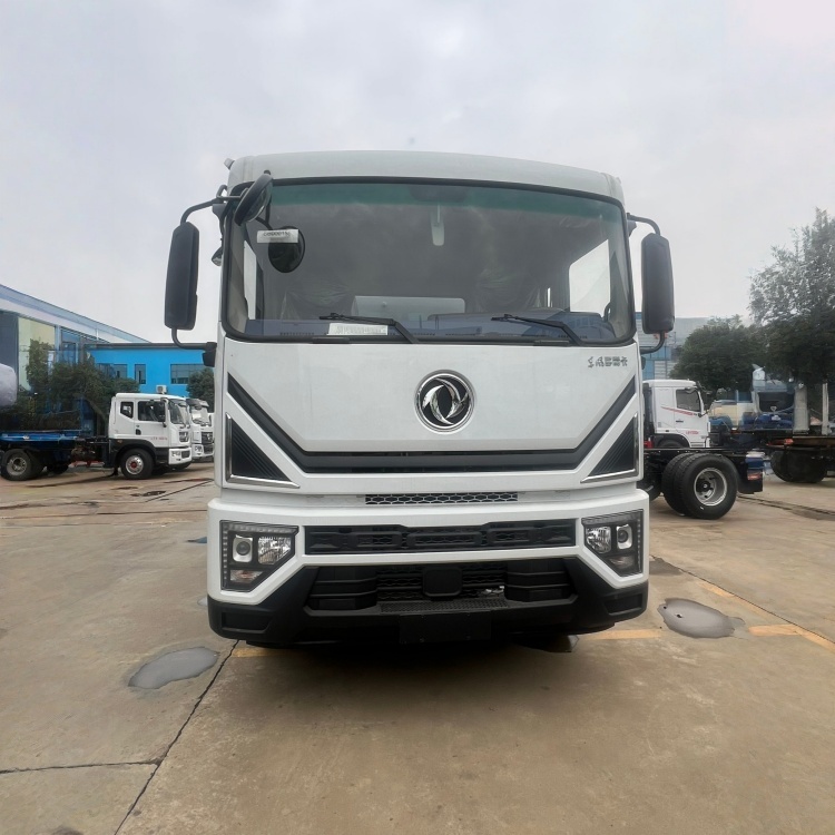 DFL Furika sprinkler truck equipped with a Yunnei 170-horsepower engine and a wheelbase of 3800mm