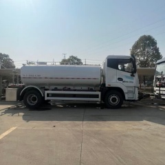 Yiwei Electric Multifunctional Sprinkler and Snow Removal Vehicle