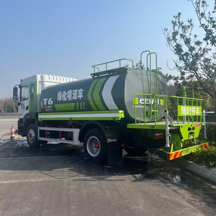 DFL Huashen T6 10.6 cubic meter green sprinkler truck
