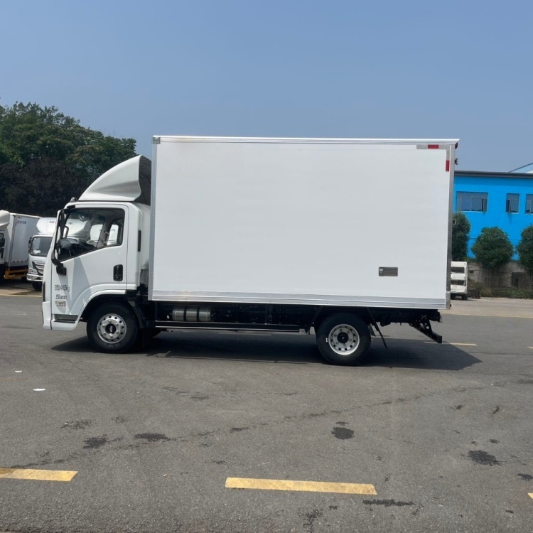 Shacman Pure Electric New Energy Refrigerated Truck (4.2-meter Blue License Box-type Cold Chain Light Truck)