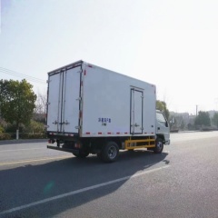 Refrigerator truck