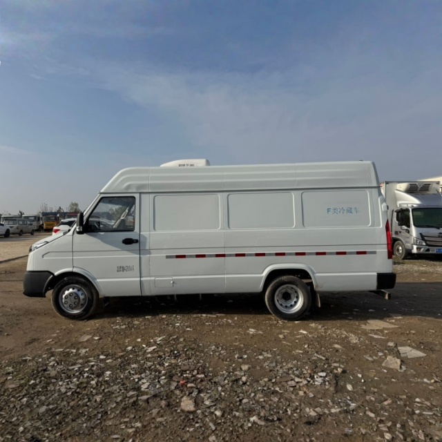IVECO Diesel Cold Chain Refrigerated Truck