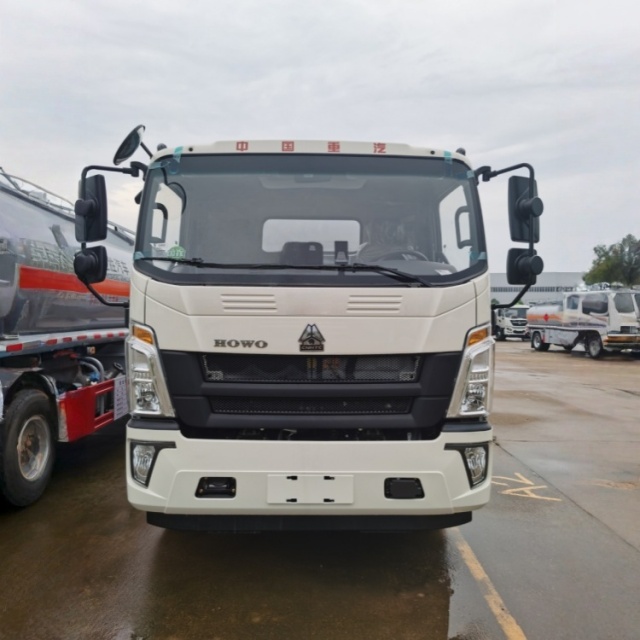 Sinotruk Howo 4×2 10000L oil tank truck for transporting gasoline, diesel and kerosene
