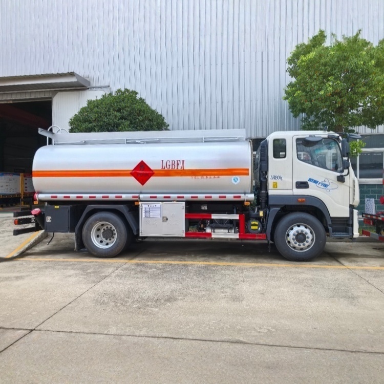 Foton Auman 4×2 16200L Oil Tank Truck