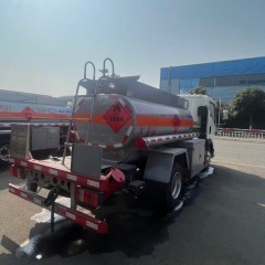 Sinotruk Howo 2200L Blue License Refueling Truck, Flammable Liquid Oil Transport Truck