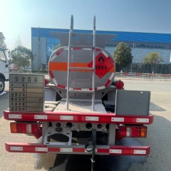 Sinotruk Howo 2200L Blue License Refueling Truck, Flammable Liquid Oil Transport Truck