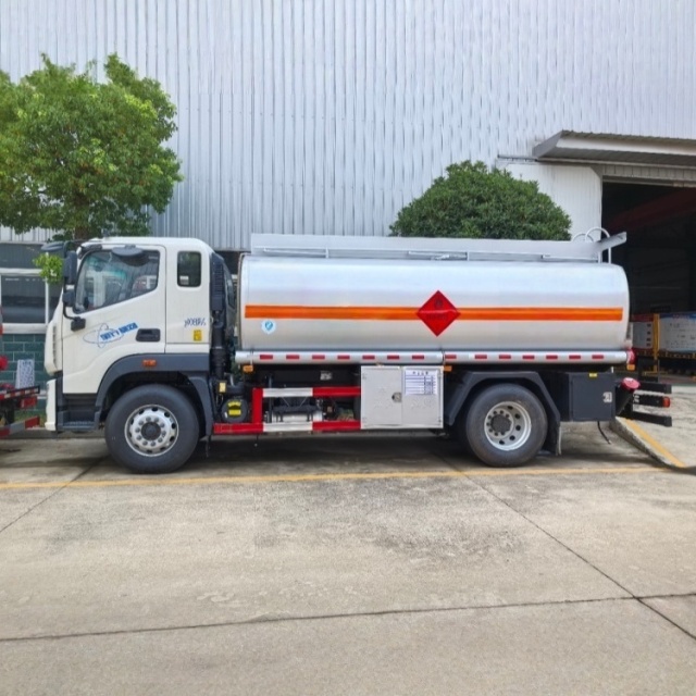 Foton Auman 4×2 16200L Oil Tank Truck