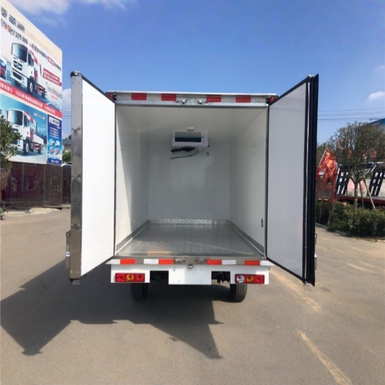 Foton Xiangling V1 (Gratour T3) Small Refrigerated Box Truck