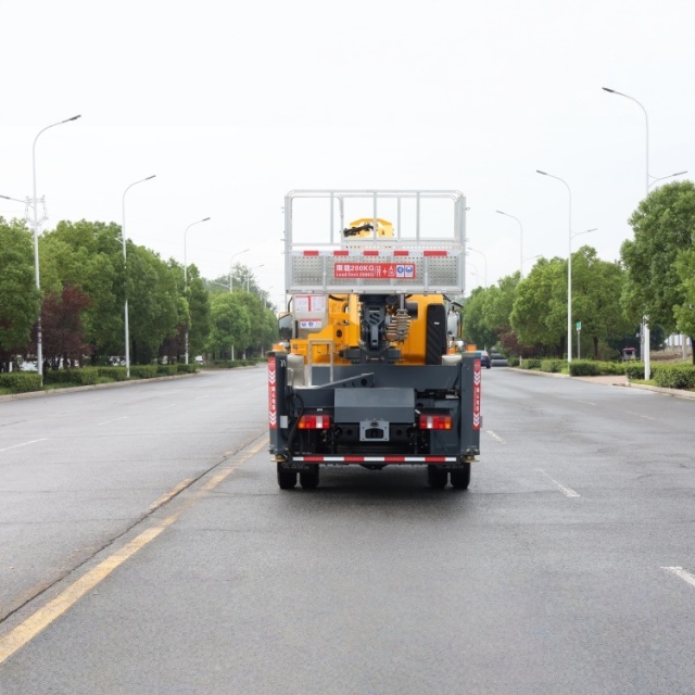 Sinotruk Howo Blue License 31m Telescopic Boom Aerial Work Vehicle