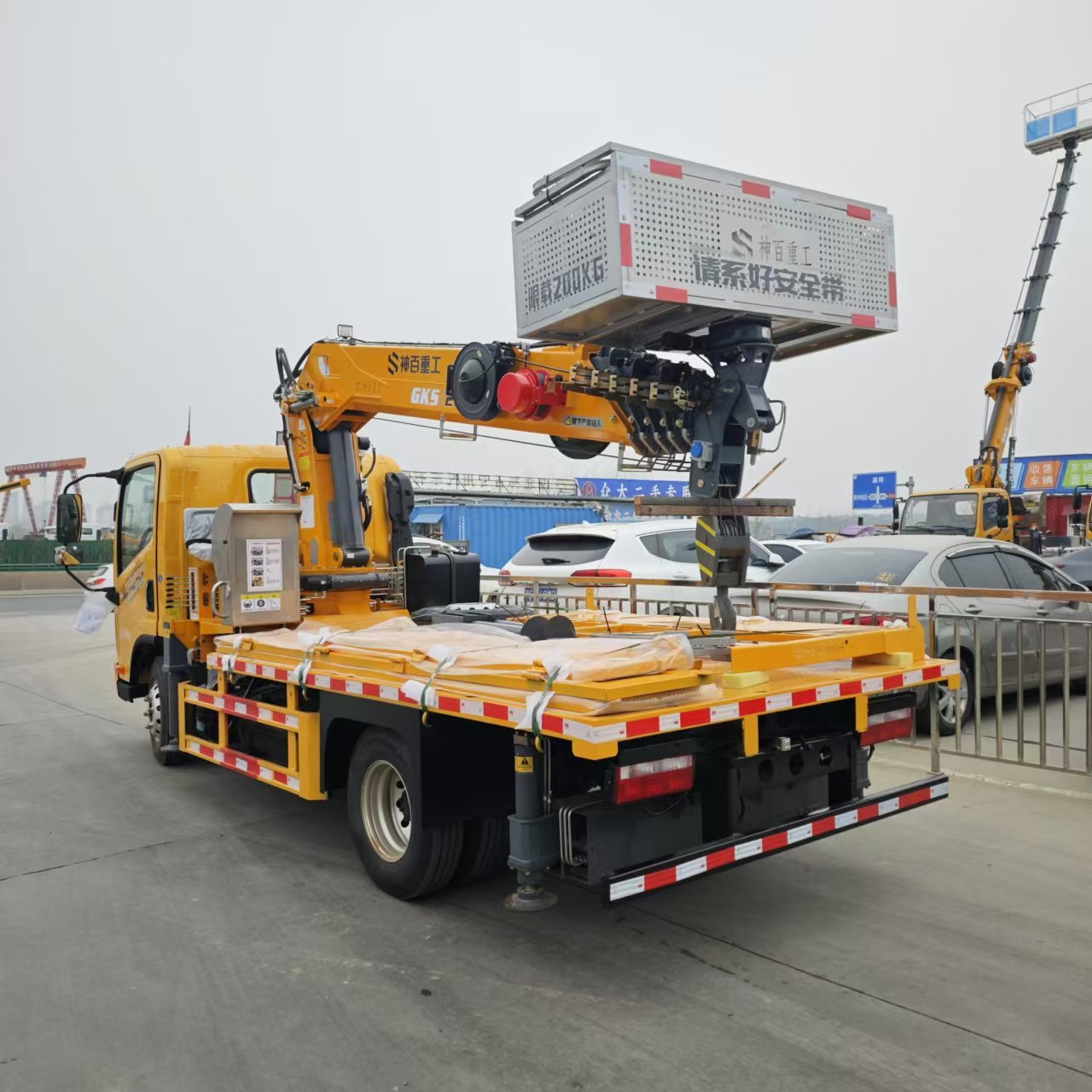 FAW 3-in-1 Multifunctional Aerial Work Truck (Lifting and Transportation Type)