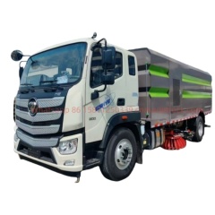 Foton Auman washing and sweeping truck with Yuchai 200 horsepower engine and a wheelbase of 5150 mm